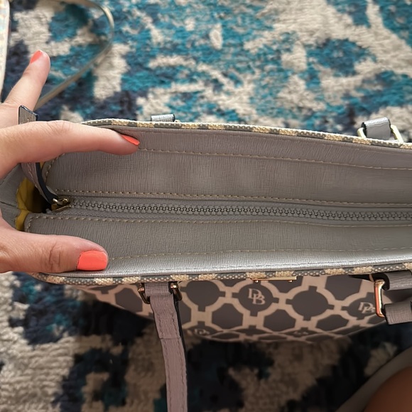 Dooney & Bourke small tote - Picture 4 of 4